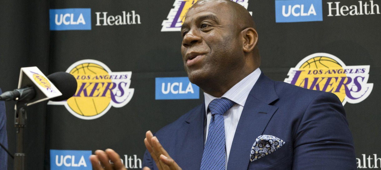 Magic revela como convenceu LeBron a assinar com o Lakers